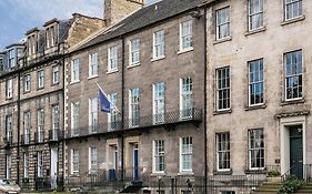 Travelodge Edinburgh Central Queen Street 3*